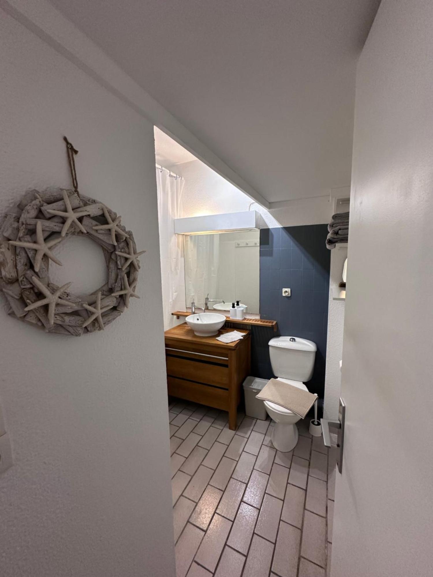 Studio Sur Le Port De Hyeres - A 2Min Des Plages, Clim & Balcon 外观 照片