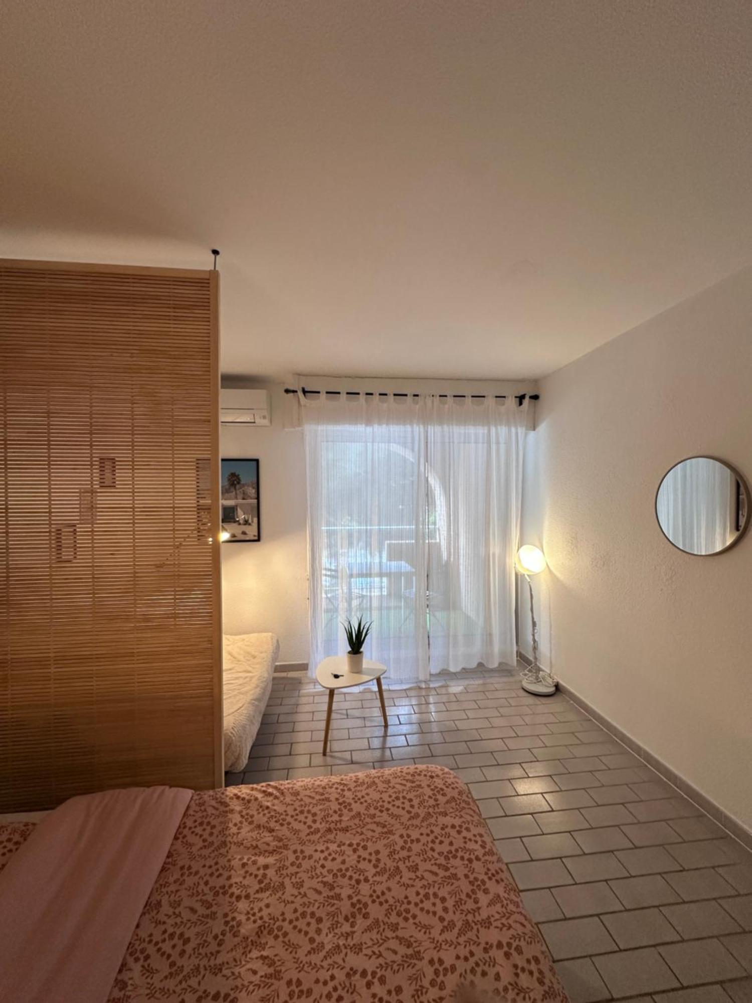 Studio Sur Le Port De Hyeres - A 2Min Des Plages, Clim & Balcon 外观 照片