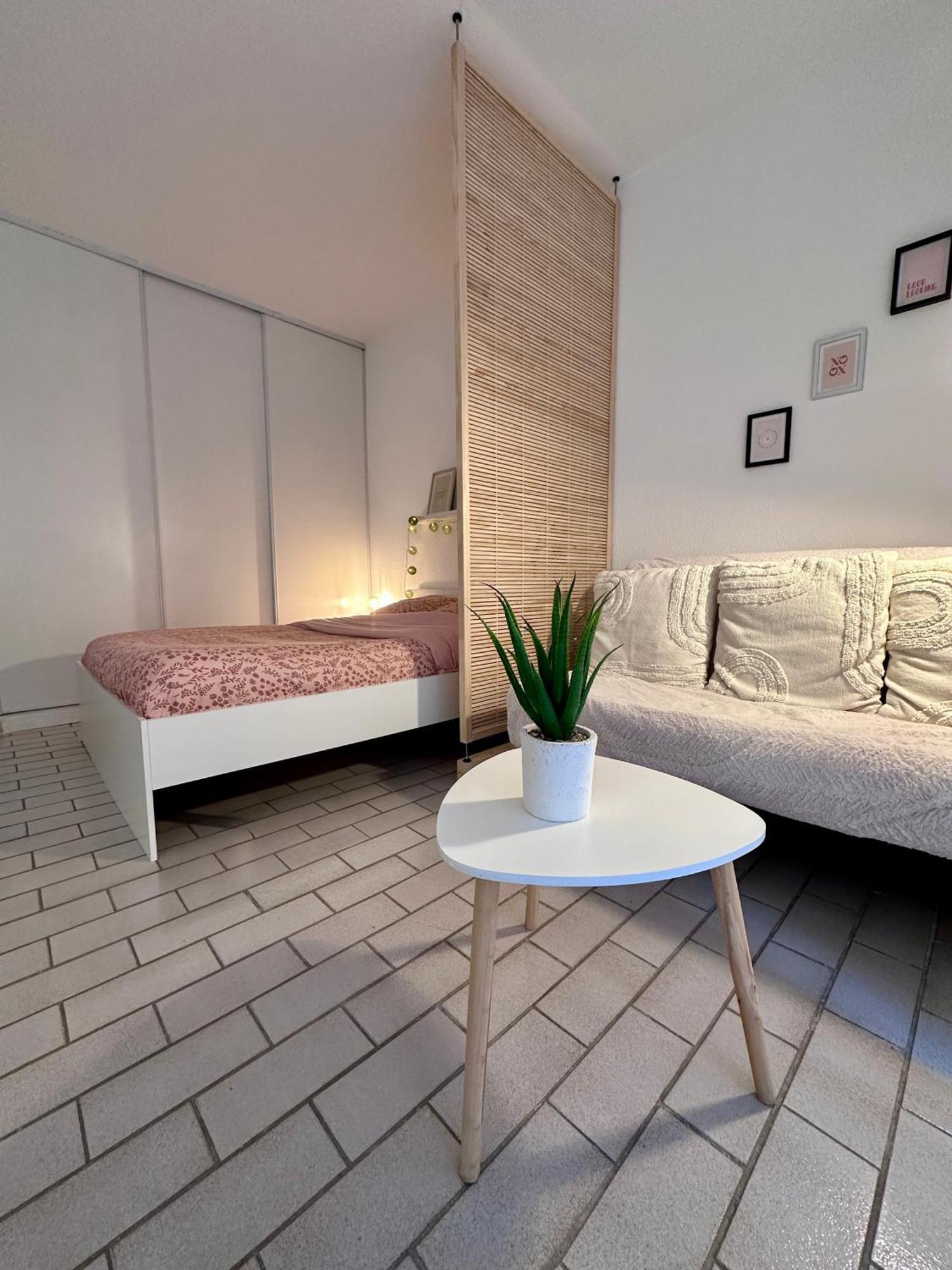 Studio Sur Le Port De Hyeres - A 2Min Des Plages, Clim & Balcon 外观 照片